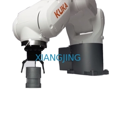 6 주축은 로봇을 다루는 KUKA 애질러스 KR 4 R600 로봇 팔을 사용했습니다