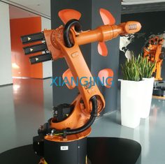 120 킬로그램 화물 6 주축은 KR 120 R3200 PA를 용접하는데 쿠카 로봇을 사용했습니다