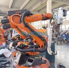 6 주축은 로봇을 다루는 KUKA 애질러스 KR 4 R600 로봇 팔을 사용했습니다