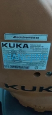 KR120 R2700은 새로운 내각 교시펜던트 초침 9.9와 KUKA 로봇을 이용했습니다