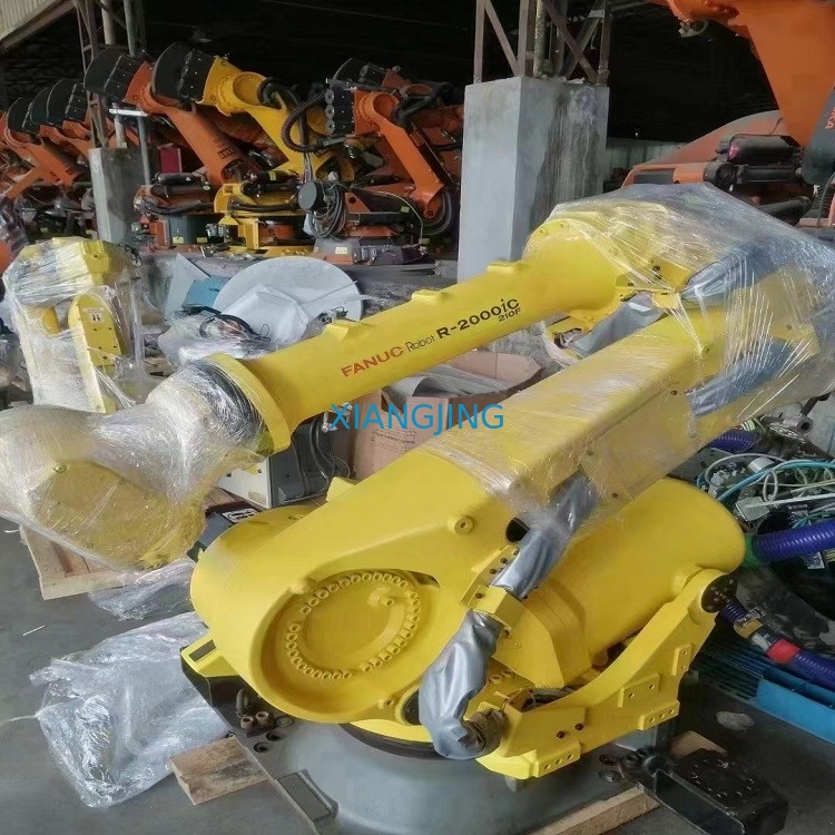 R-2000iC/210F 화낙은 R-30iB 이상 내각 교시펜던트와 산업용 로봇을 이용했습니다